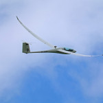 Skrawek błękitu z głośnym świstem przecina "odrzutowiec" JS-3